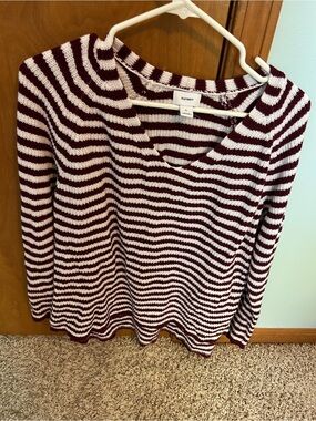 Old Navy Burgundy and White Striped V-Neck Sweater